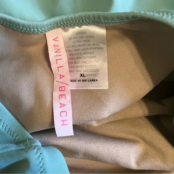 Vanilla/Beach Mint Scalloped One Piece Bikini Swimsuit Halter Size XL - Picture 4 of 10